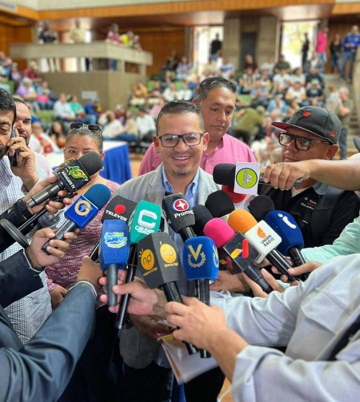 Alcalde Yanys Agüero presenta Proyectos de Ordenanzas para regular el uso del espacio público y la transformación de la Alcaldía