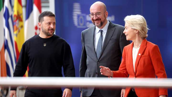 La UE acuerda congelar indefinidamente los activos rusos, que podrán destinarse a Ucrania