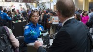 Estados Unidos Implementará una Tarifa de 45 Dólares en Aeropuertos para Pasajeros sin Real ID o Pasaporte