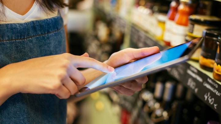 Prices Set by Algorithms: New Yorkers Now See Warnings About Stores Using Personal Data to Set Costs