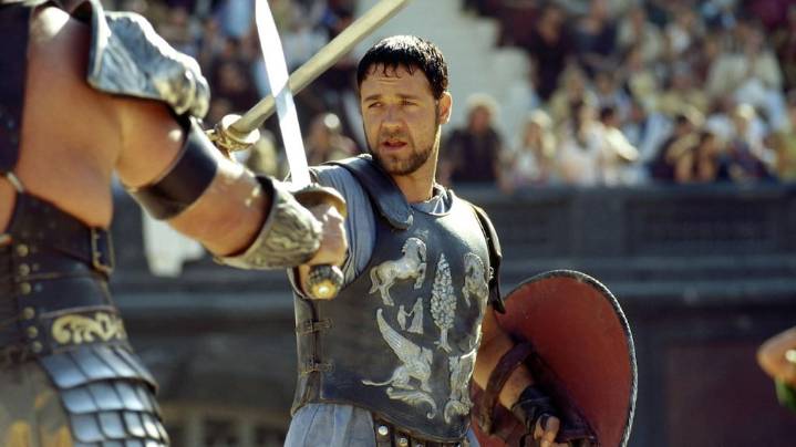 La impactante muerte de una estrella en el rodaje de "Gladiador": borracheras épicas, escándalos y peleas con espada