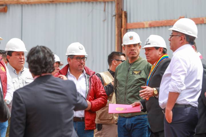 Presidente Jerí supervisó avances de obra del establecimiento de salud Siete Cuartones