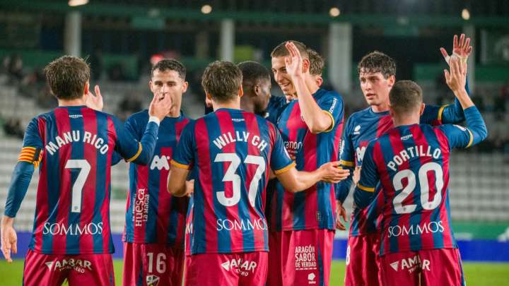 Bolo pasa del Huesca más veterano al más 'baby' en sólo cuatro días