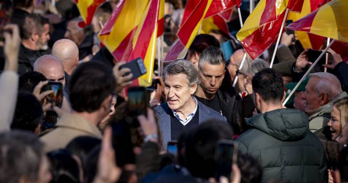 La canción ochentera con la que Feijóo se presentó ante miles de personas en el Templo de Debod