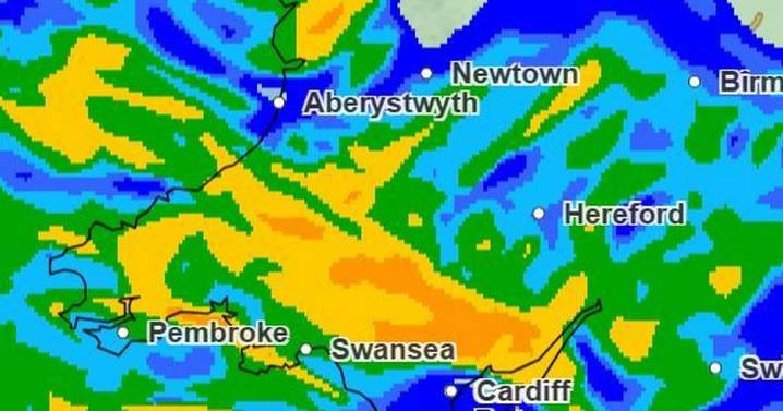 Met Office weather maps show how 70mph winds and torrential rain will batter Wales within hours
