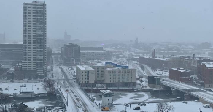 Where to find warming shelters in Milwaukee as Arctic plunge hits southeast Wisconsin