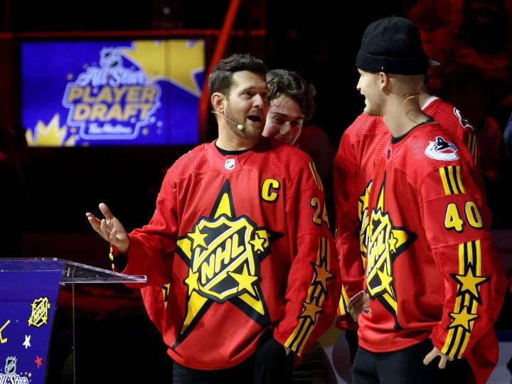 Bublé off tune with rant about Vancouver media rooting against Canucks