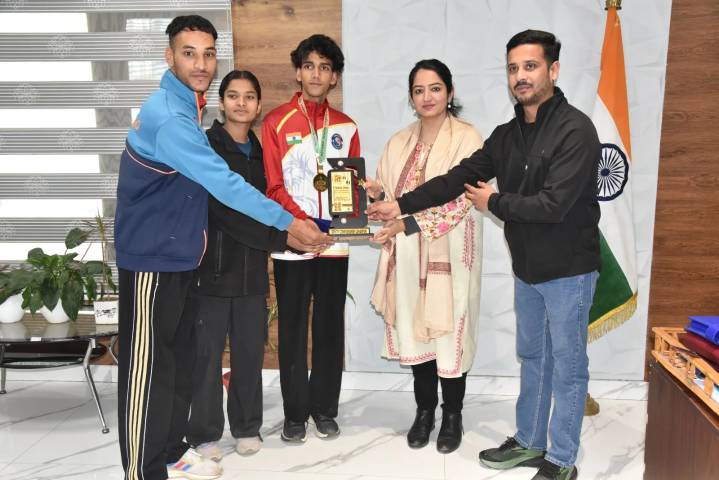 DC facilitates Taekwondo Champions, praises coaches, players for bringing laurels to Udhampur