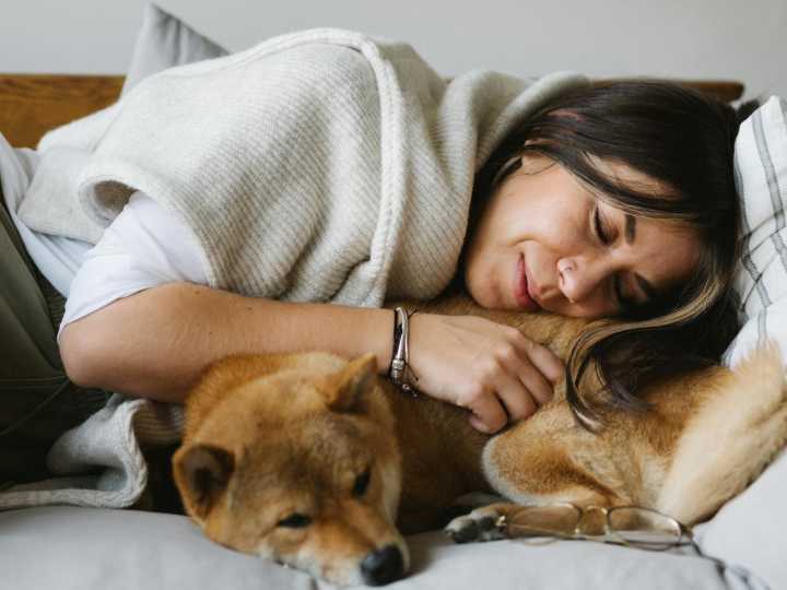 Qué significa hablar dormido, según la psicología