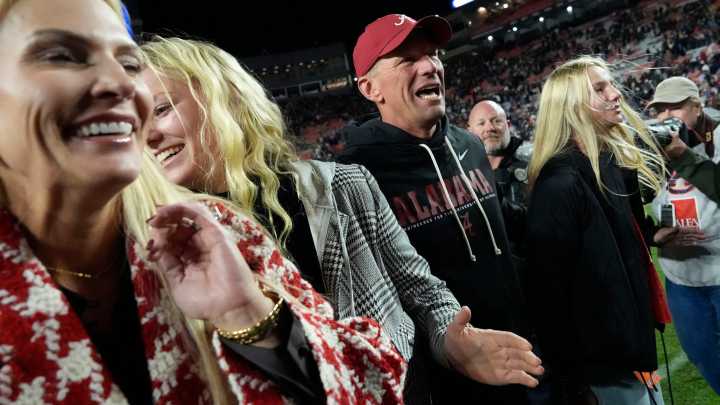 Alabama football's injuries, SECCG chances and more