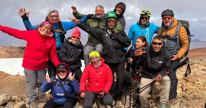 Desafío solidario Las Tres Cumbres: escalaron el Lanín, Tromen y van por el imponente Aconcagua