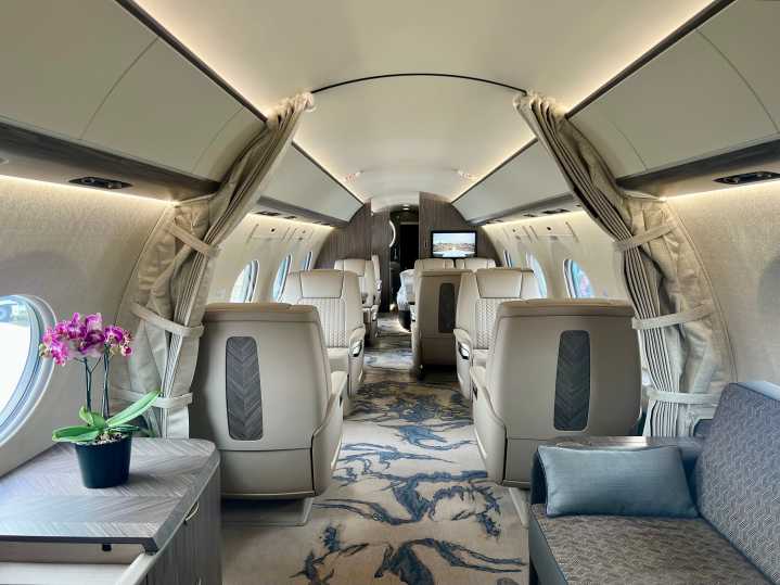 I toured 2 of the rare and ultra-luxurious $80 million Gulfstream G700 private jets. Here's how they compare.