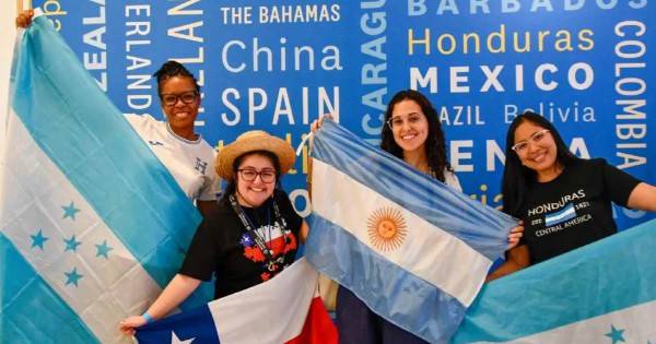 Buscan docentes argentinos para enseñar en EE.UU. y cobrar en dólares