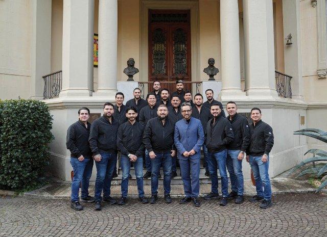 Banda El Recodo de Don Cruz Lizárraga arrancó exitosamente su gira por Europa