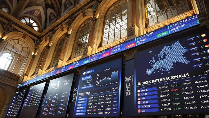 El Ibex 35 roza los 16.900 puntos impulsado por la banca e ignora los desplomes en EEUU