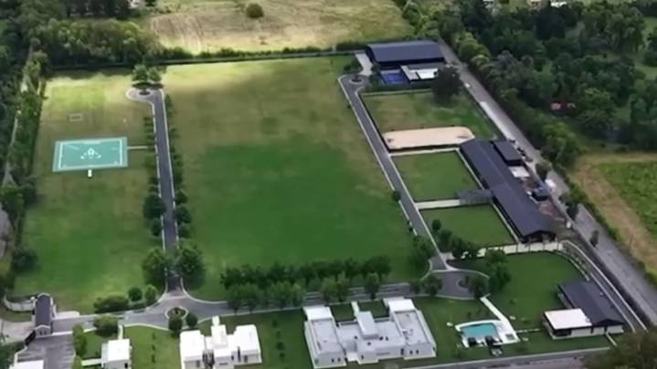 Piden allanar la mansión de Pilar atribuida al "Chiqui" Tapia y a Pablo Toviggino