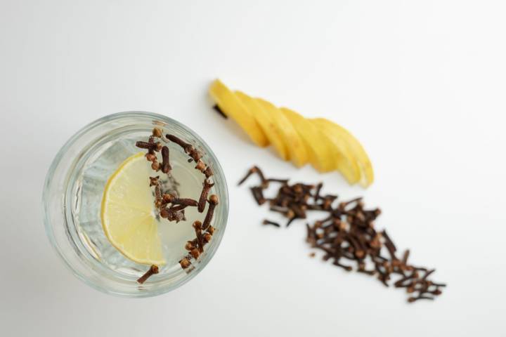 What Happens to Your Blood Sugar When You Drink Clove Water?