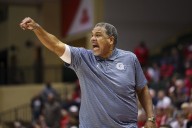 Deadspin | Georgetown survives blown lead to beat Saint Peter's in overtime