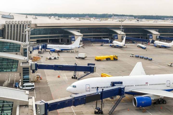 Alternative Data: How Hedge Funds Used Flight Data to Beat the Market