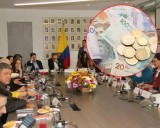 Negociación del mínimo: cifras lejos, presión alta y un Gobierno que pide fe