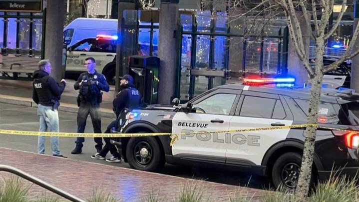Officer, suspect in hospital after shooting in Bellevue