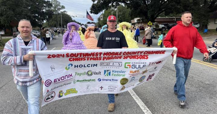 Forecast delaying two area Christmas parades