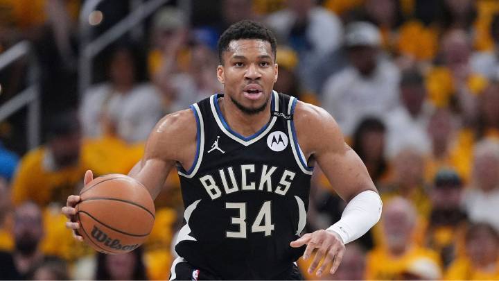 Report: Bucks, Giannis Antetokounmpo open discussions on future
