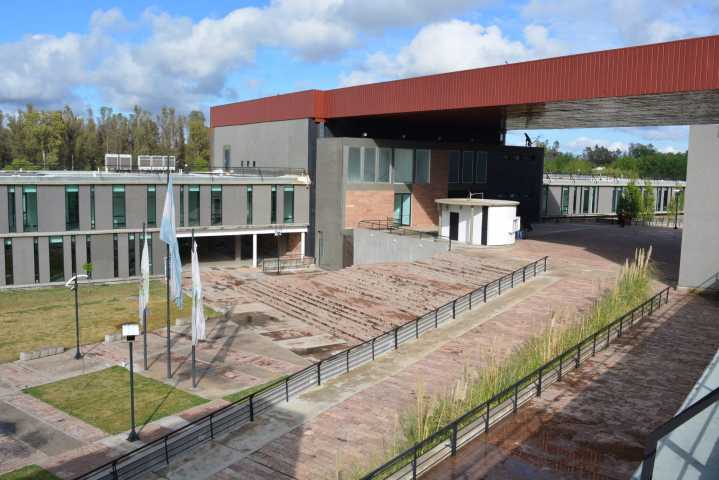 Un ladrón irá a juicio por intentar matar a una menor durante un robo en un bar