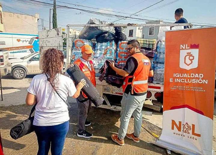 Dan apoyo a familias afectadas