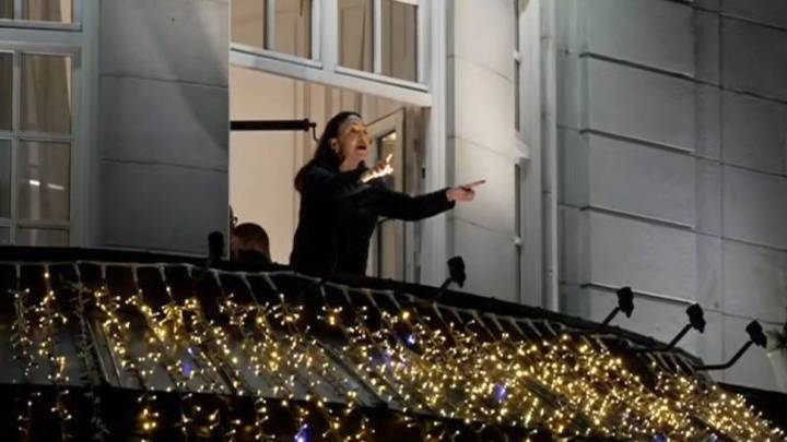 Reaparece María Corina Machado tras el premio Nobel de la Paz cantando el himno de Venezuela