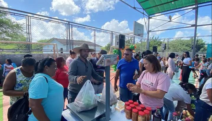 Habitantes de Tocópero atendidos con Feria del Campo Soberano