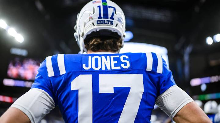 Daniel Jones thanks Colts organization, fans for support following season