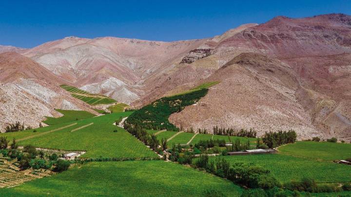 Descubrí Chile en 2026: el pueblo con viñedos, terapias alternativas y cielos estrellados