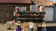 Valdespino de Somoza crea su propia Navidad con rollos de paja: las fotos