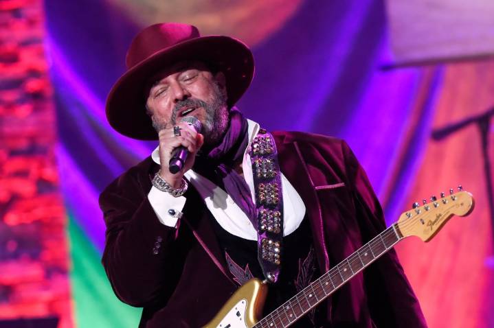 Raul Malo, the soulful tenor and frontman of The Mavericks, has died at age 60