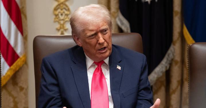 Trump llama «basura» a una congresista de origen somalí: «No los quiero en Estados Unidos»