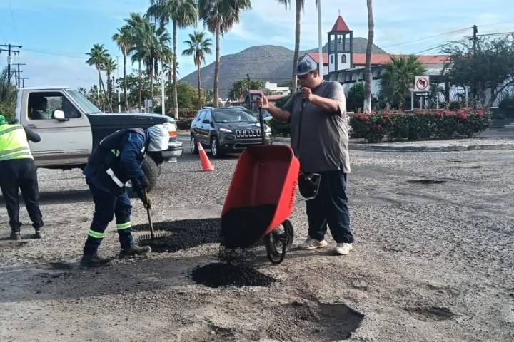 Servicios Públicos de La Paz atiende 66 reportes y elimina más de 700 baches en vialidades principales