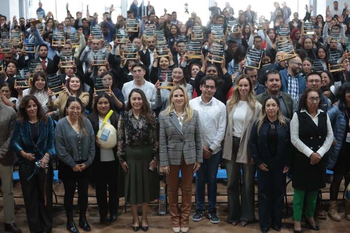 Entrega Huixquilucan Premio al Esfuerzo, Dedicación y Profesionalismo de sus servidores públicos