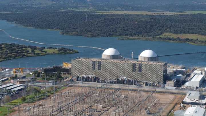 El Gobierno diseña el futuro de Almaraz tras el cierre nuclear mientras un experto alerta del riesgo de "pobreza y emigración"