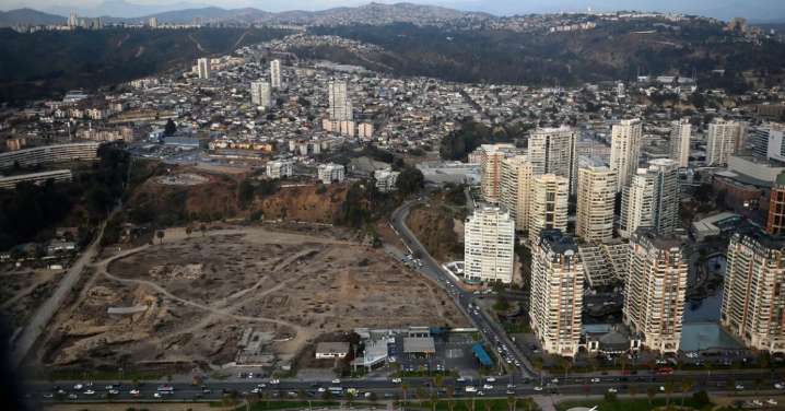 Más de mil vecinos y vecinas de Viña del Mar demandan a petroleras por 110 años de daño ambiental