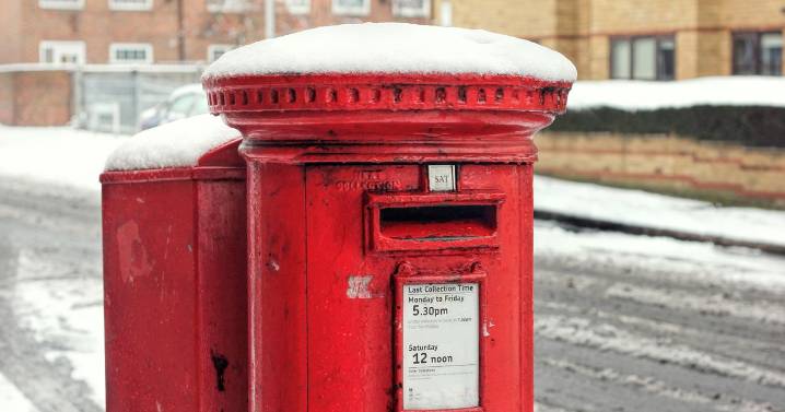 Full list of Post Office final Christmas mail deadlines for cards and parcels