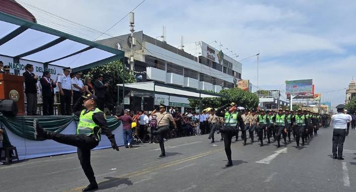 ¡Honor y Gloria!: Policía de Ica muestra fuerza y disciplina en desfile institucional