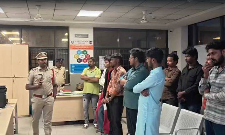 Asif Nagar Police Launch Strict Crackdown Under ‘Chabutra Mission’; Action Taken Against Late