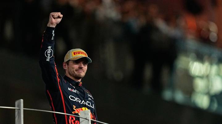 Max Verstappen falls just short of a 5th straight F1 title after stunning comeback