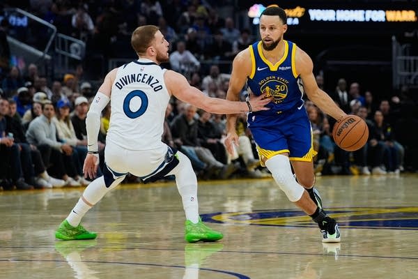 Timberwolves top Warriors 127-120 without Edwards