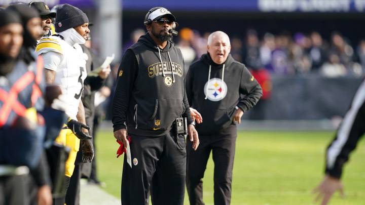 Steelers’ Mike Tomlin literally kisses Ravens goodbye after huge win