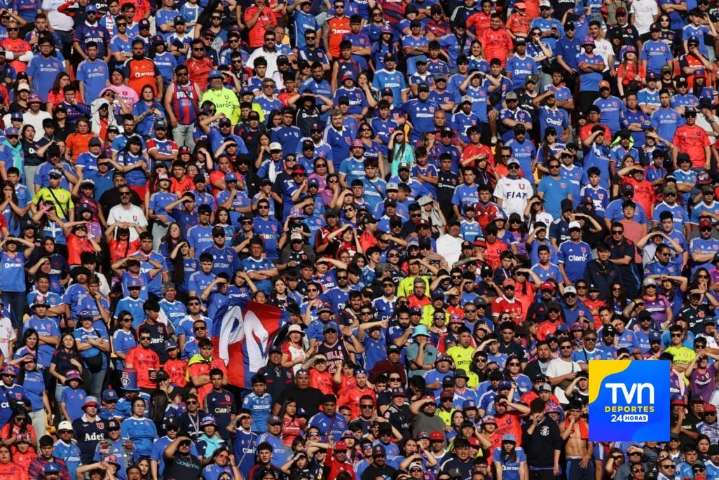 Explotó el Santa Laura: el cántico de los barristas de Universidad de Chile a la dirigencia de Azul Azul