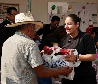 Inicia Guadalupe Cuautle entrega de Despensas Navideñas 2025 en San Rafael Comac