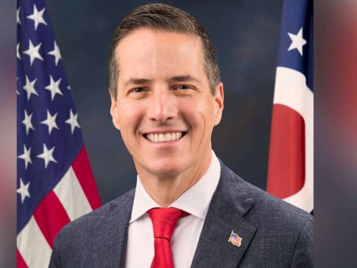 Un senador republicano nacido en Colombia propone una ley para eliminar la doble ciudadanía en Estados Unidos