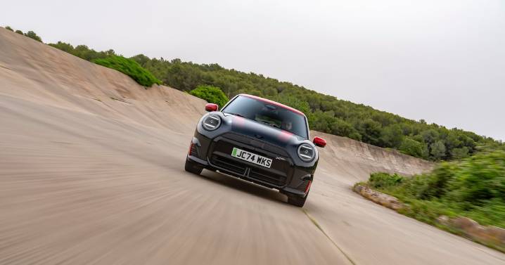 Mini presenta en Chile sus primeros John Cooper Works eléctricos
